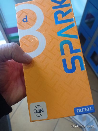 9664148-rSQDo.jpg