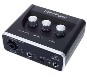 Звуковая карта Behringer UM2