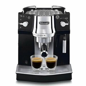 Рожковая кофеварка DeLonghi EC820. B с капучинатором Черная 15 Бар